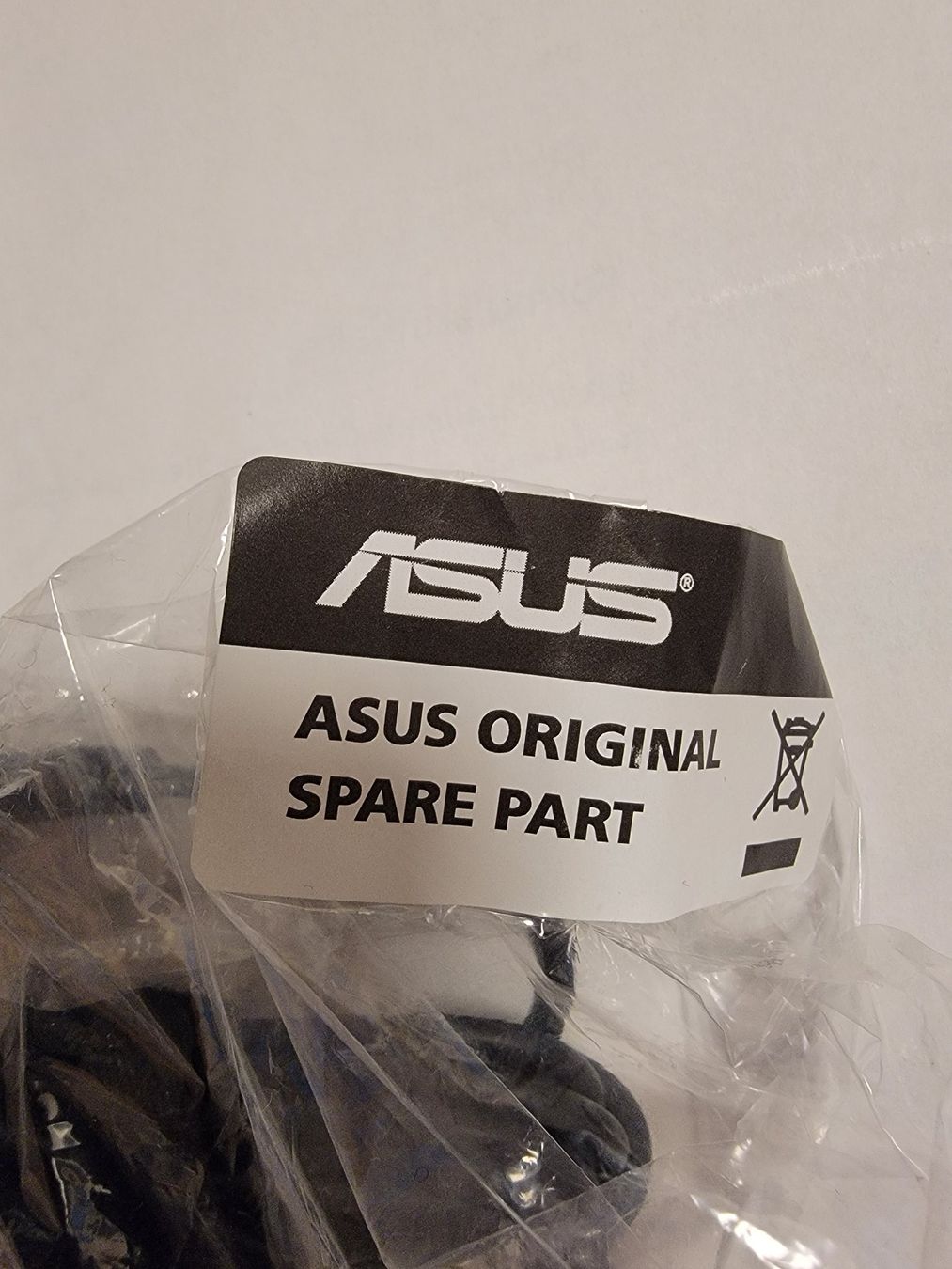 Asus Chargeur: ASUS Netzteil 45 Watt – Neuf avec emballage d'origine à Hinwil par F1hybrid 3