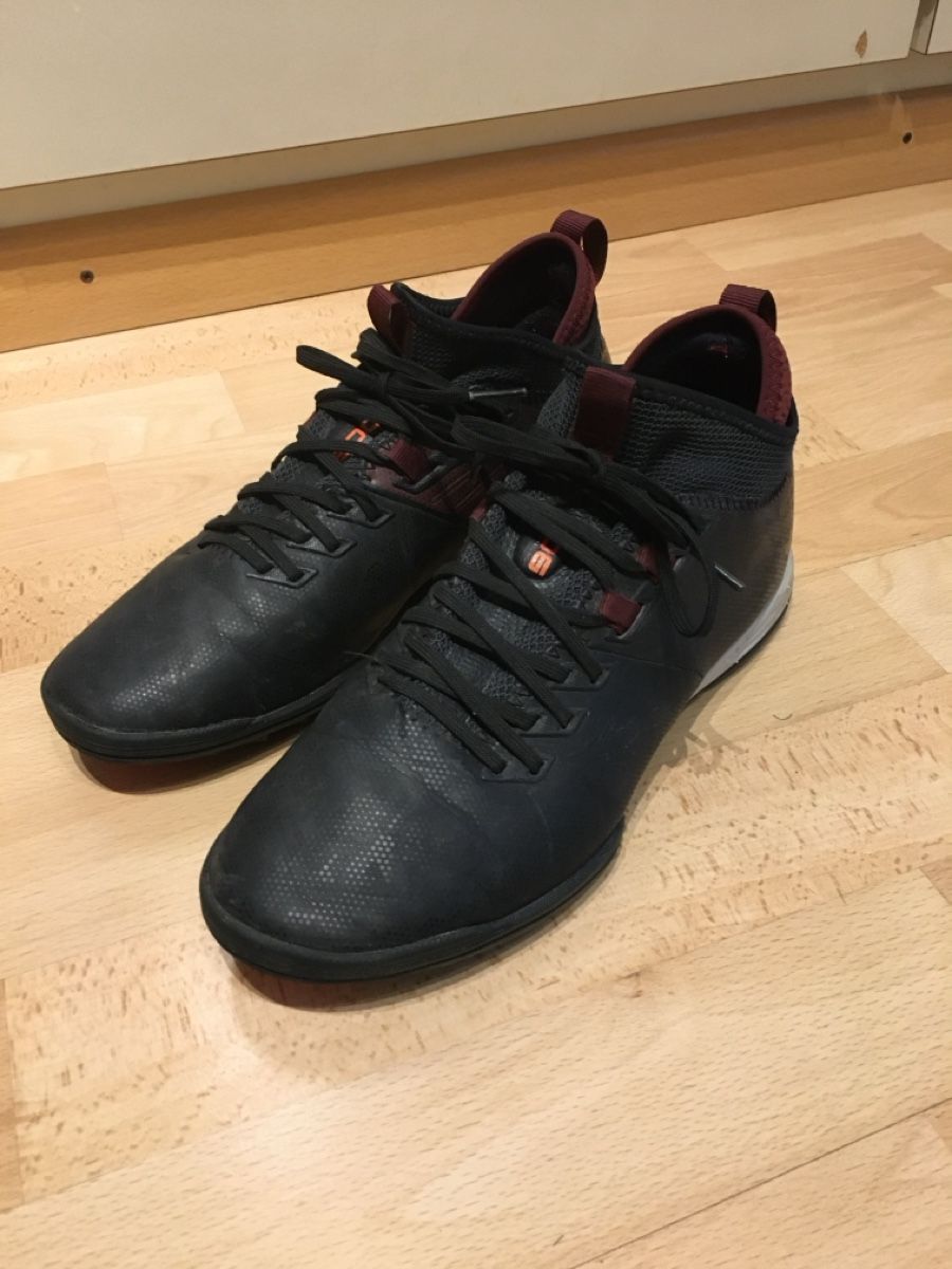 Scarpe da uomo: Turnschuhe / Fussballschuhe Gr. 40 – Usato da Uetendorf venduto da Gar_9pvy