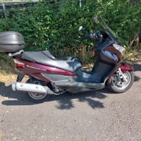 Roller Suzuki Burgman 125 rot guter Zustand