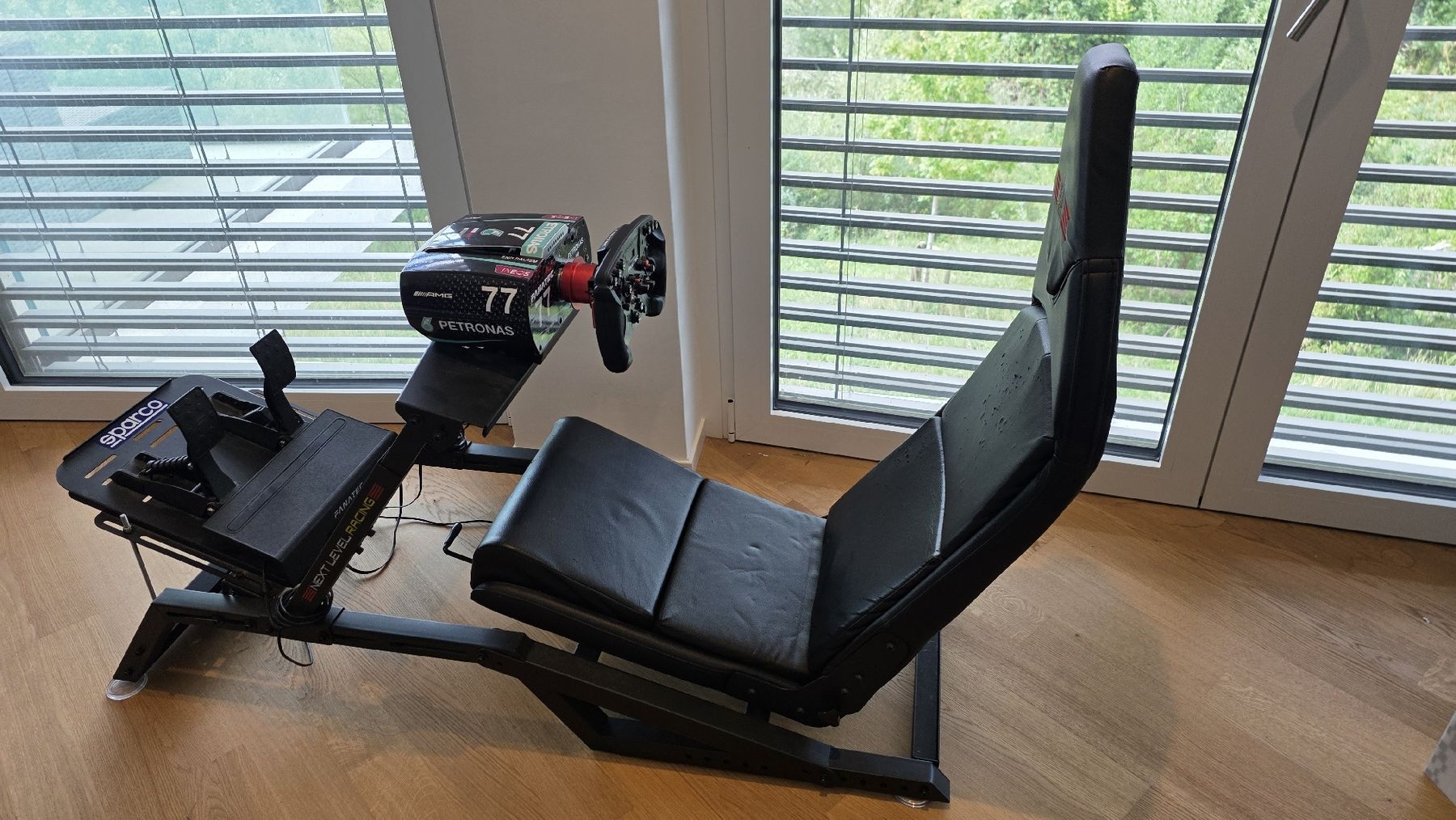 Fanatec Controller: Fanatec - Next Level Racing simracing setup – Usato da Delémont venduto da GillMinn