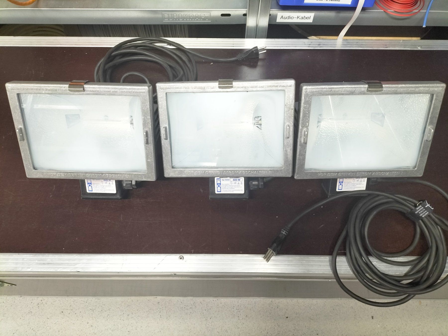 Lampade: Hallogen Fluter 500w – Usato da Bern venduto da NMBE. 2