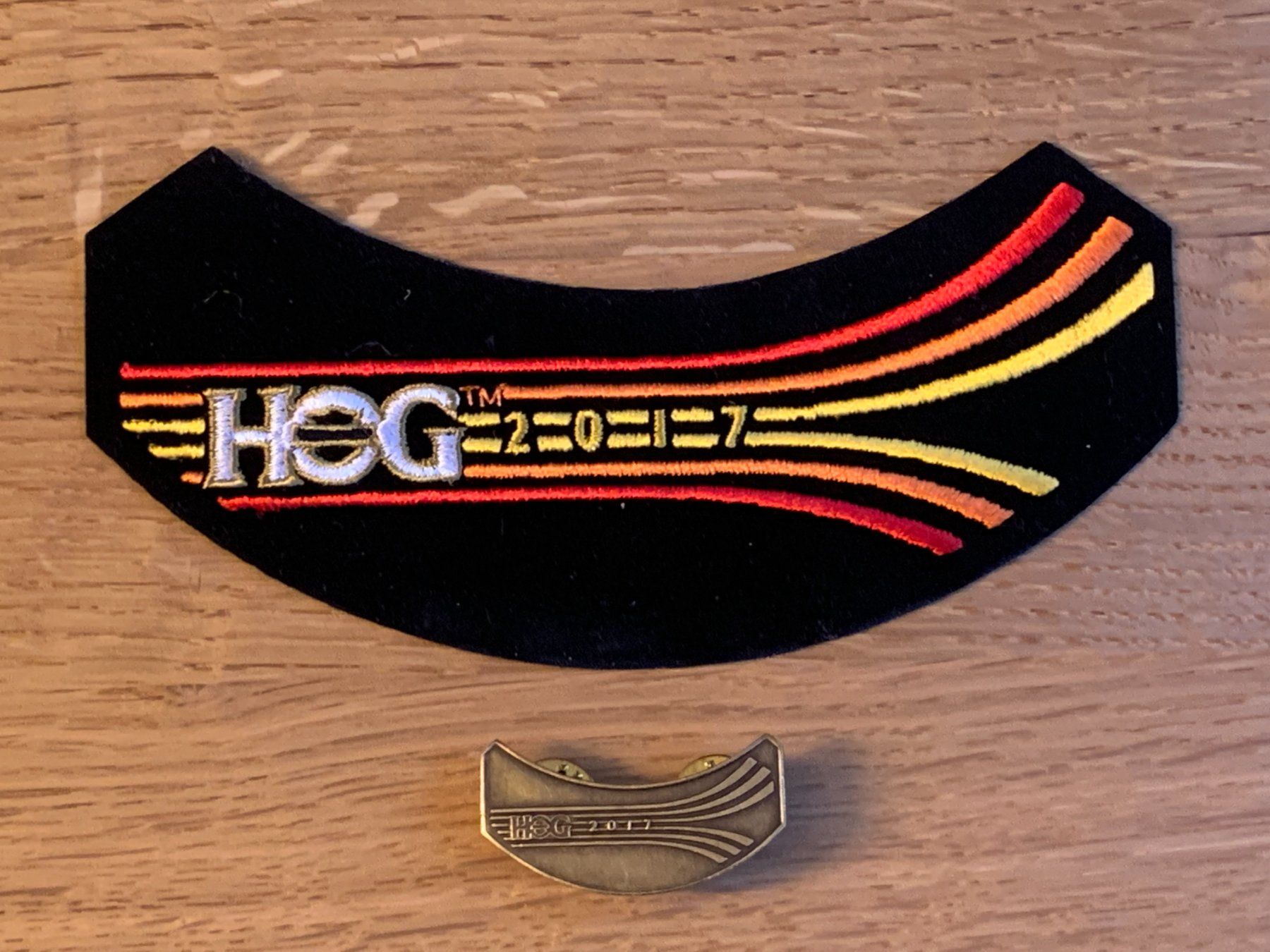 Harley-Davidson Placchette & Badge: Harley Owners Group 2017+2018+2019 Patch mit Pin Top Zustand – Nuovo e nell'imballaggio originale da Sarmenstorf venduto da habasa