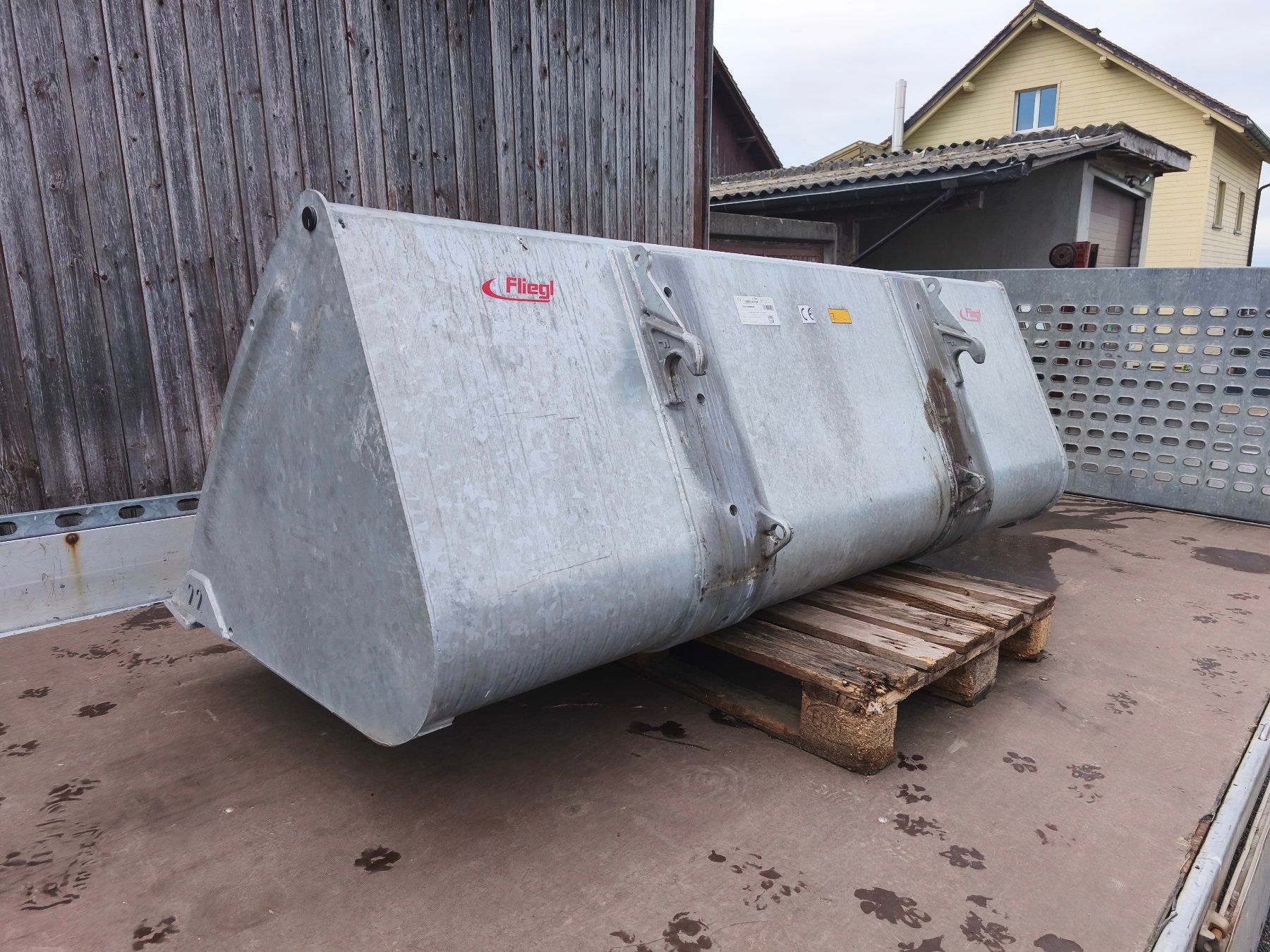Accessoires tracteur, véhicule agricole: Frontladerschaufel – Neuf (Voir description) à Pfäffikon par rom_w5tl 1