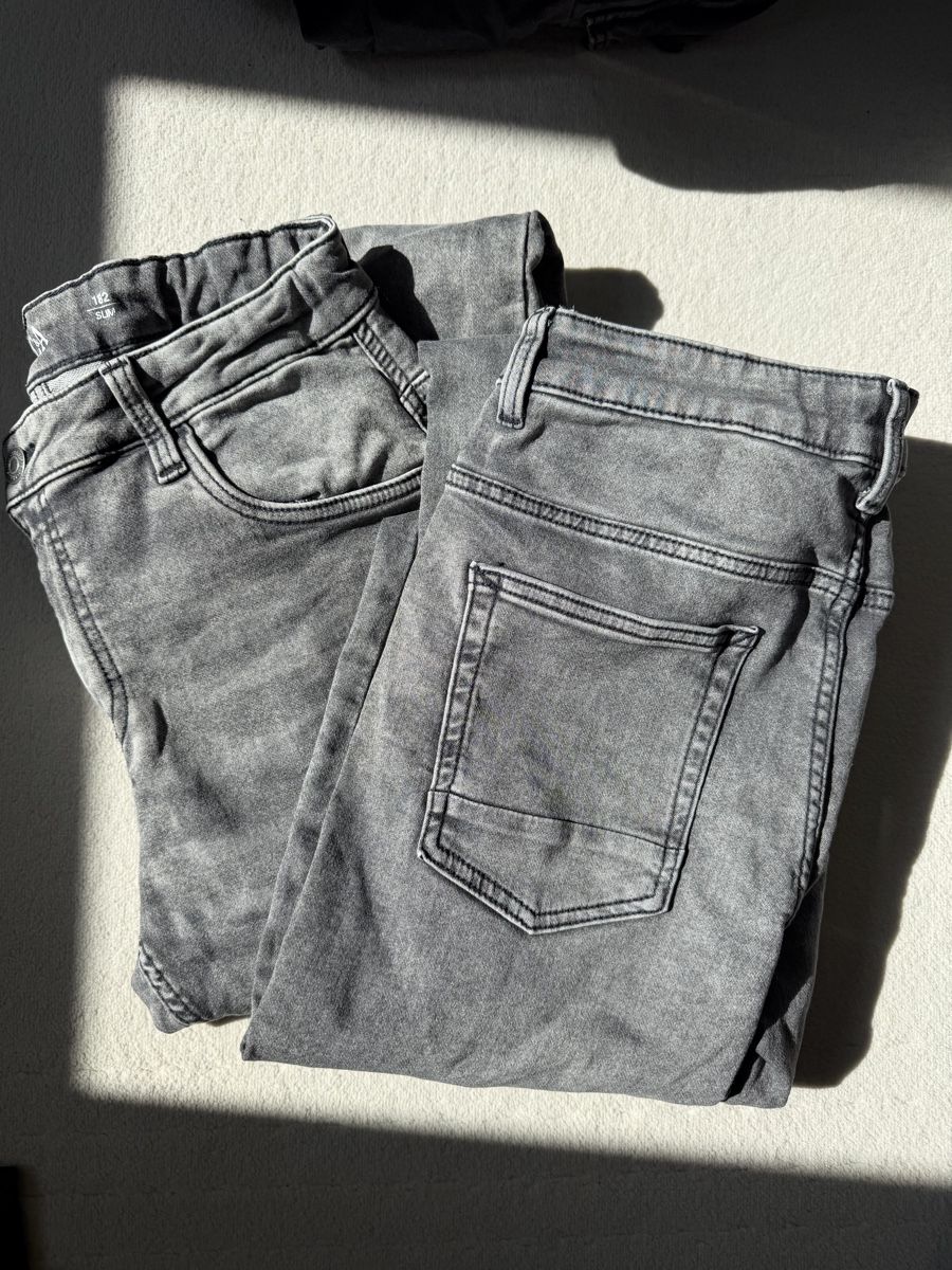 C&A Jeans: 2 Paar Slim Jeans von C&A, grey denim – D'occasion à Würenlingen par Sarasota03