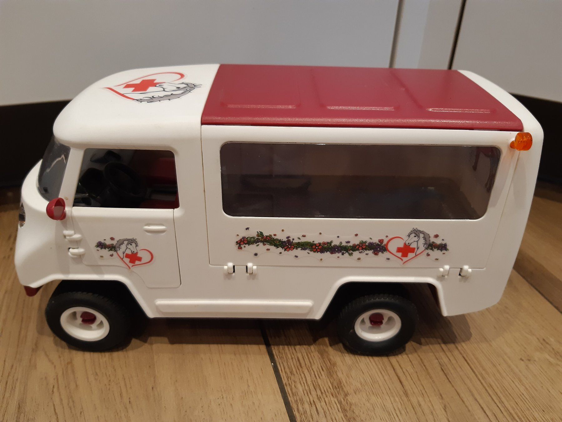 Schleich Spielzeuge: Schleich Krankentransporter – Gebraucht aus Waldkirch von Parry01 3