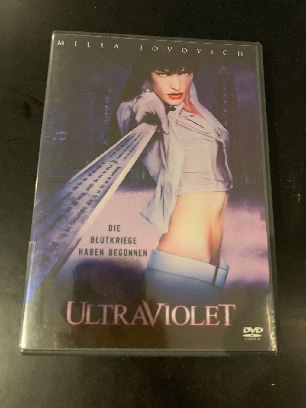 Tutti i DVDs: Ultraviolet (DVD) – Usato da Frasnacht venduto da RS-Ric
