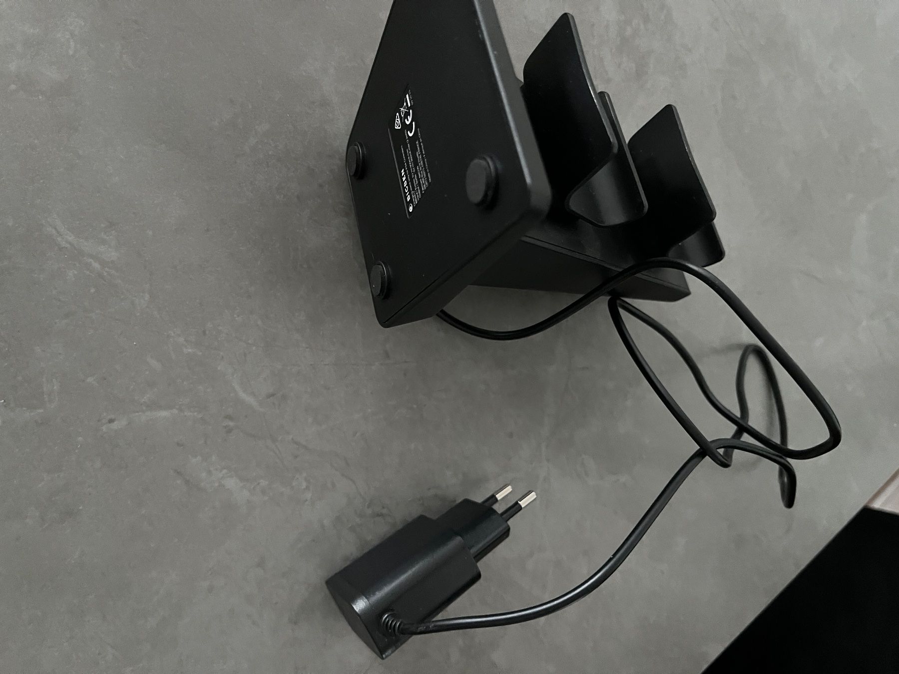 Docking station: Ricarica per PS 4 – Usato da Volketswil venduto da mon_ssk6 2