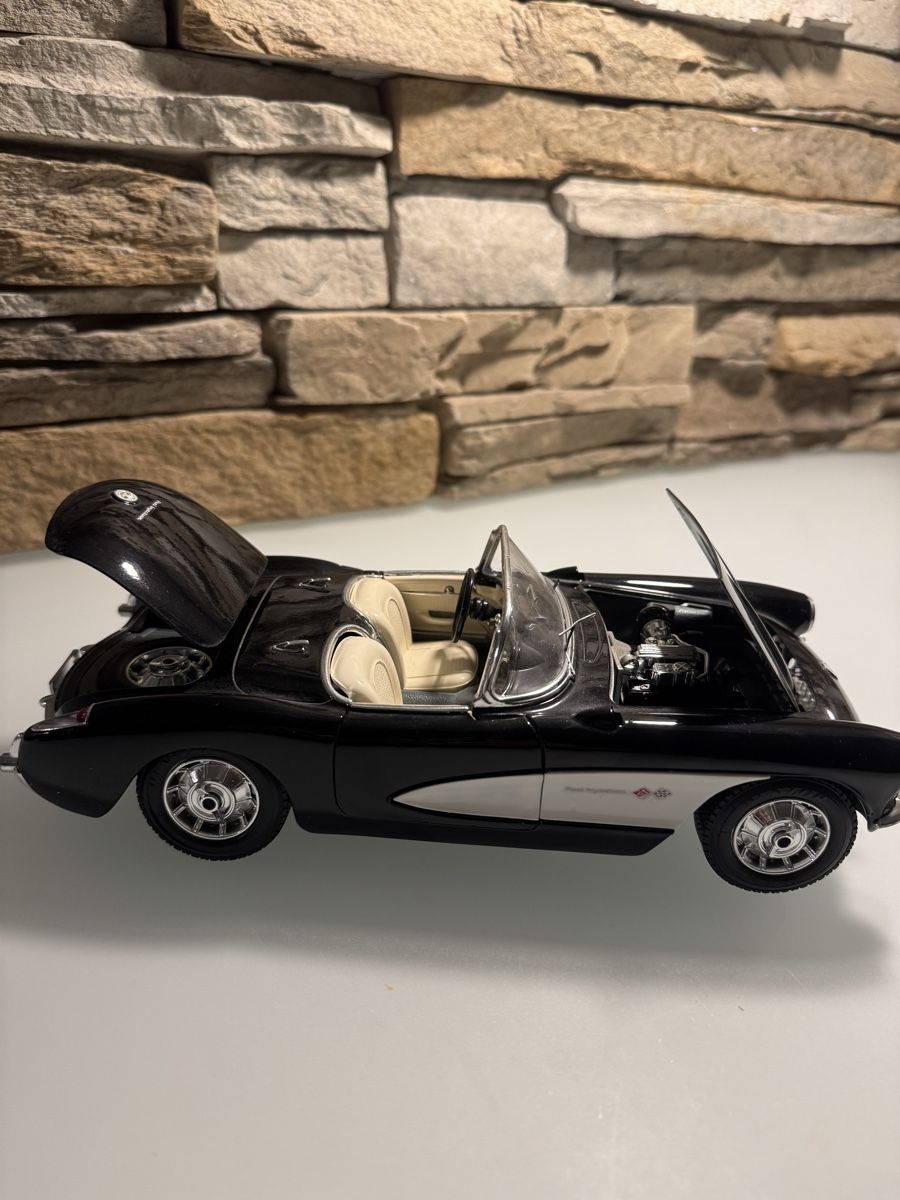 Chevrolet Modellini d'auto: 1957 Chevrolet Corvette – Usato da Buchs SG venduto da Scheni71