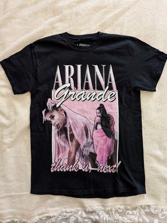 Ariana Grande T-Shirt Sweetener Tour 2019 size M