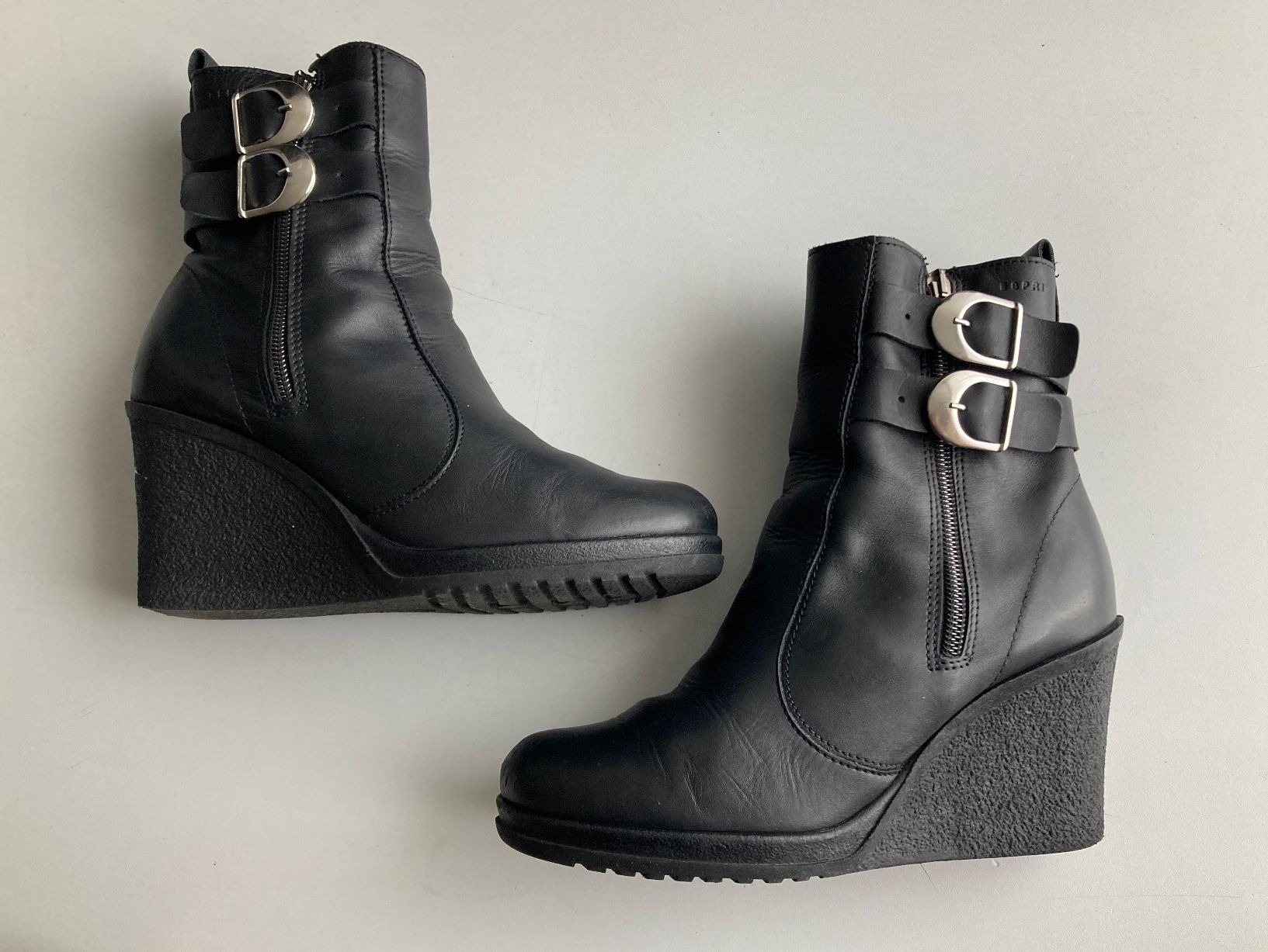Esprit Scarpe da donna: ESPRIT Leder Keilstiefeletten Gr. 37 – Usato da Küsnacht ZH venduto da PLZoll 2