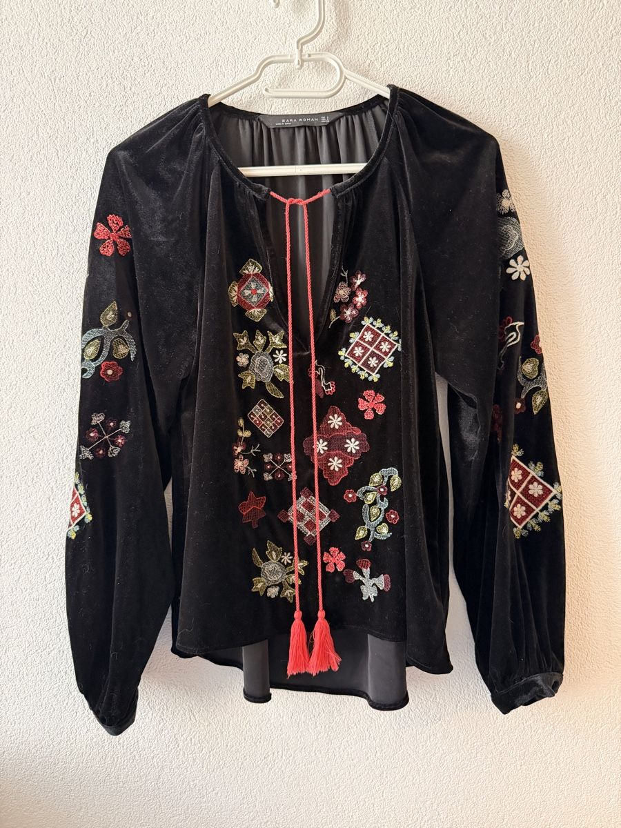 Zara Top: Blouse noire velours brodée taille M bon état – Usato da Martigny venduto da mth1719