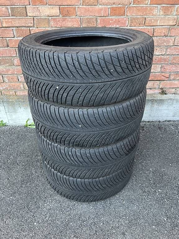 Altro in Scrittura & Disegno: 235/50/18 Michelin Winterreifen  – Usato da Frasnacht venduto da nobloff