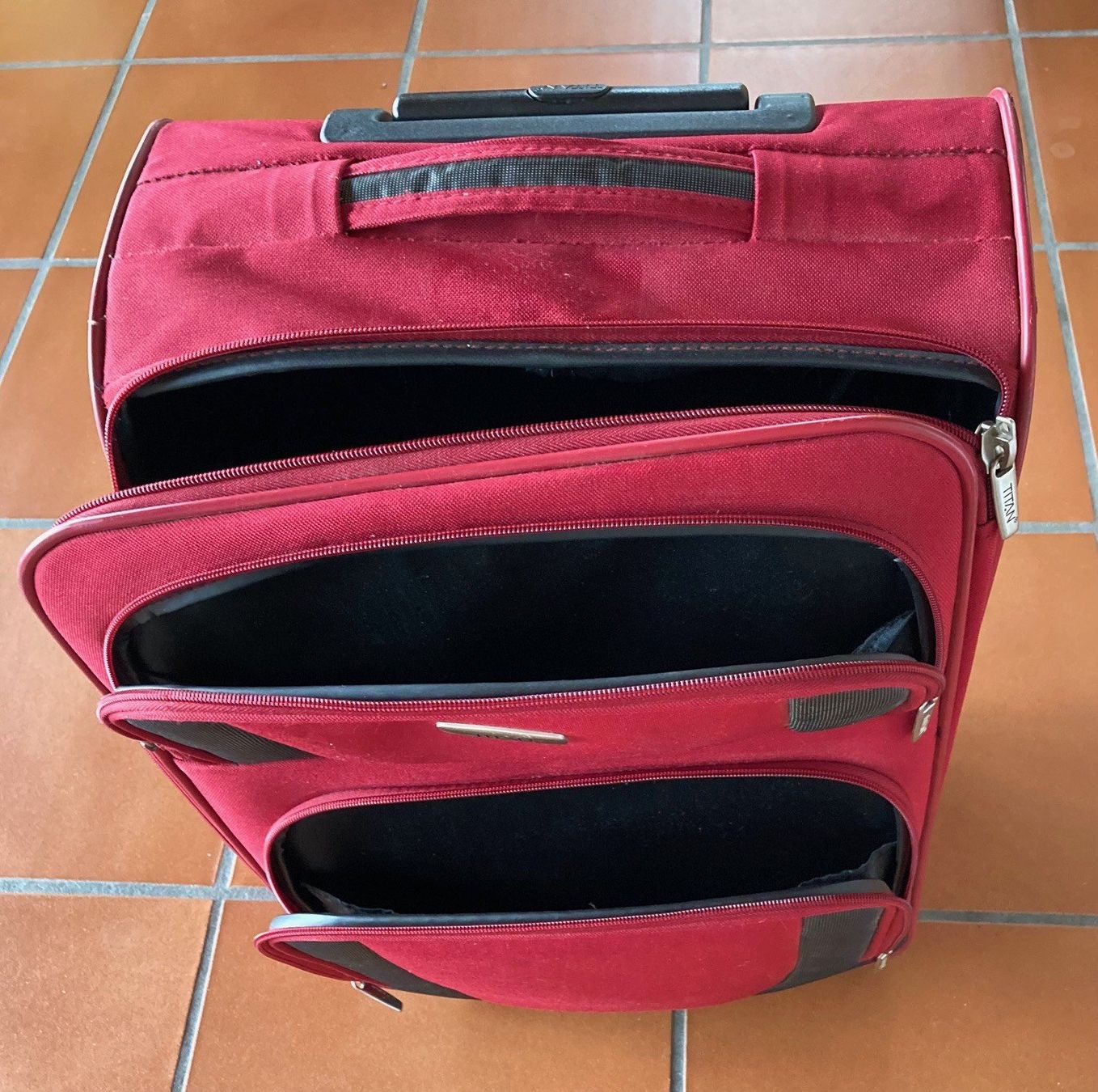 Sonstiges zu Aviatik: Koffer - Reisetrolley - Kabinentrolley – Gebraucht aus Orselina von Vrenegonde 3