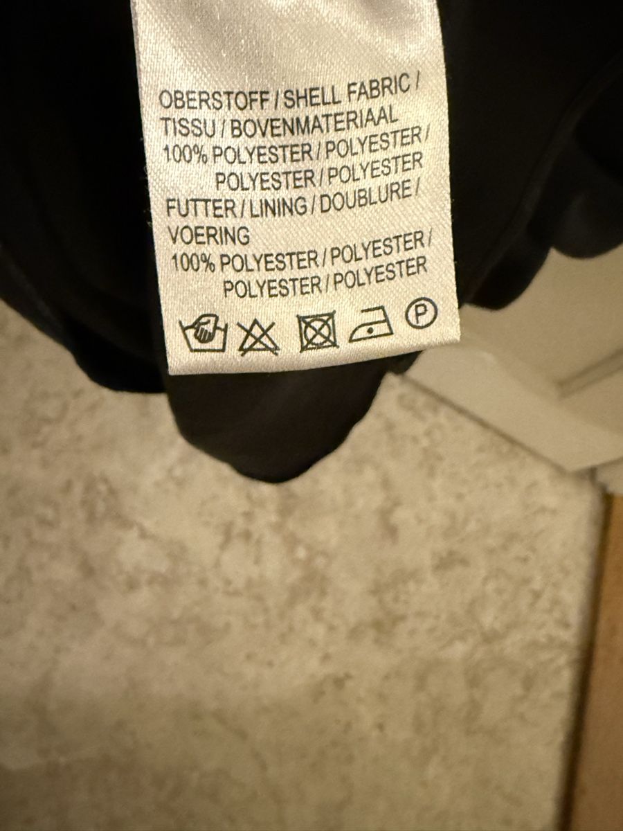 Robes: Schwarzes Kleid, Grösse 50/52 – Neuf (Voir description) à Basel par zukk_ 2
