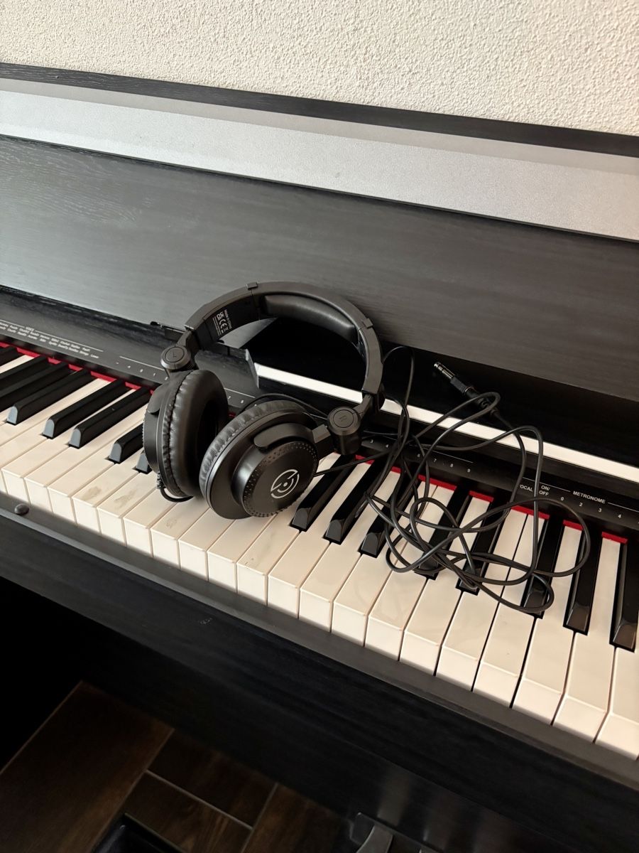 Thomann Strumenti musicali: Digitalpiano Thomann DP-33 B – Usato da Rothenburg venduto da WiJoMa 2