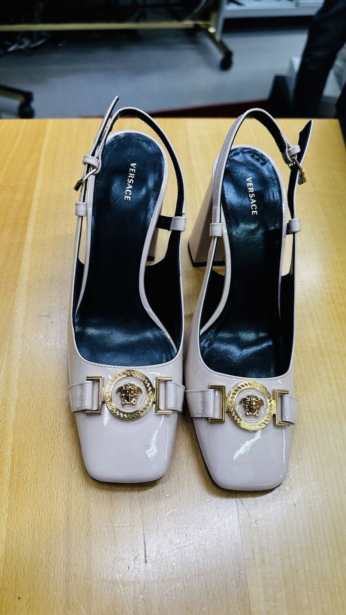 Versace Scarpe da donna: Versace Pumps – Nuovo e nell'imballaggio originale da Lachen SZ venduto da HelvetiaLuxury 1