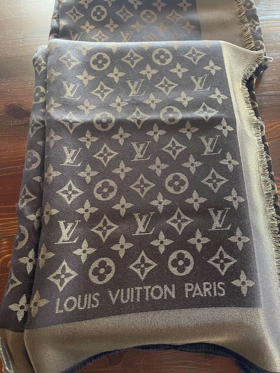 Louis Vuitton Style Hundetuch – Braun-goldenes Monogramm-Bandana Für Stylische Vierbeiner