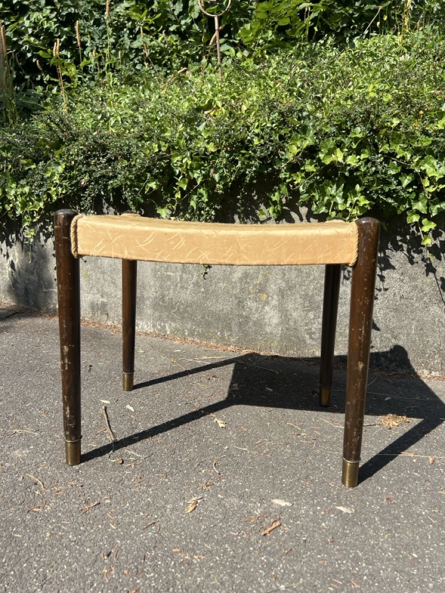 Sgabelli: Mid century stool, Wood and brass – Usato da Oberägeri venduto da Theonose74