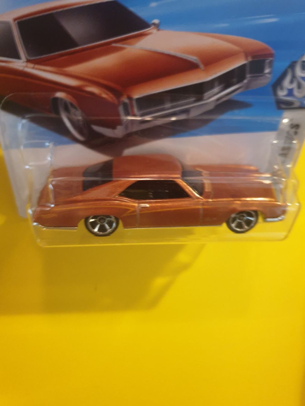 Hot Wheels Modellini d'auto: Hot Wheels '66 BUICK RIVIERA – Nuovo e nell'imballaggio originale da Oftringen venduto da Rotor 2