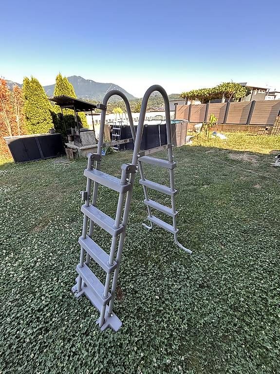 Leitern: Scaletta per piscina in ottimo stato – Gebraucht aus Gravesano von DagoDago