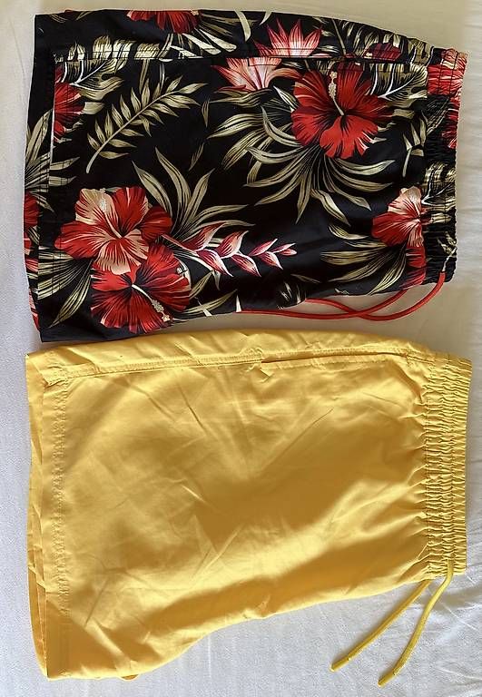 Costumi da bagno: 2 Herren-Badeshorts  Grösse XL – Usato da Zürich venduto da SamanthaGirod