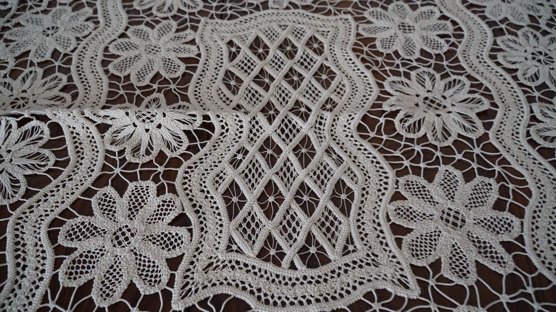 Altra biancheria da tavola: Tischdecke Handarbeit 120 x 90cm – Nuovo (secondo la descrizione) da Bern venduto da Antikbatik 5
