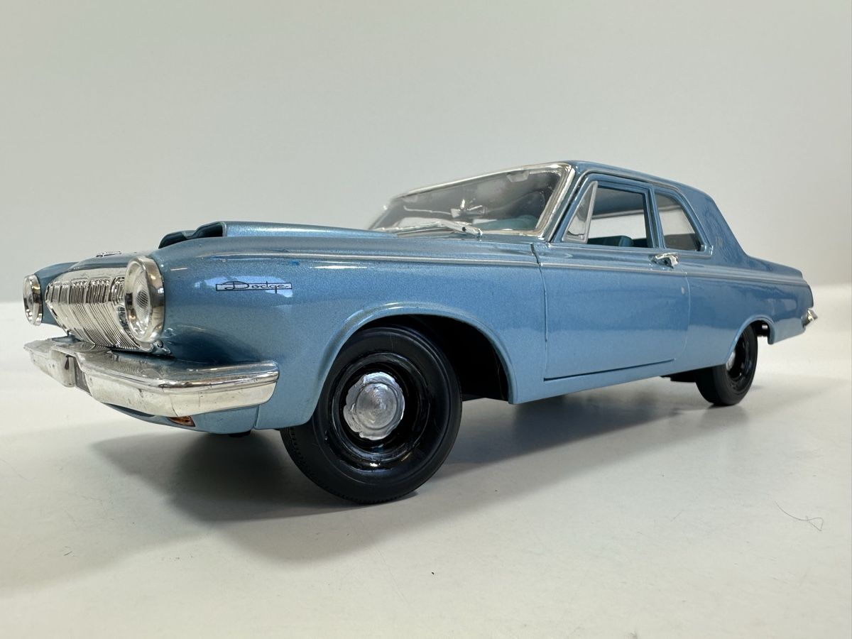 Maisto Modellini d'auto: 1963 Dodge 330 1:18, hellblau, MAISTO – Usato da Zofingen venduto da rf9_x2xt