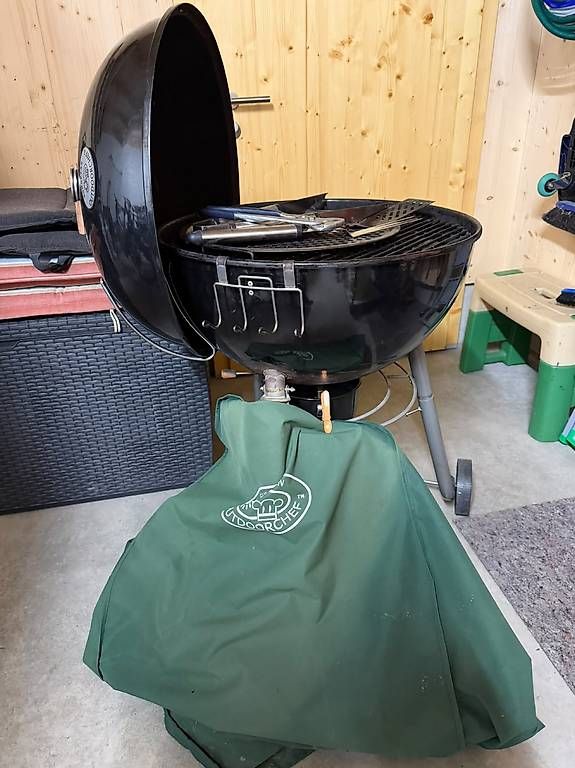 Grils: Holzkohle-Grill – D'occasion à Grabs par sasalom 1