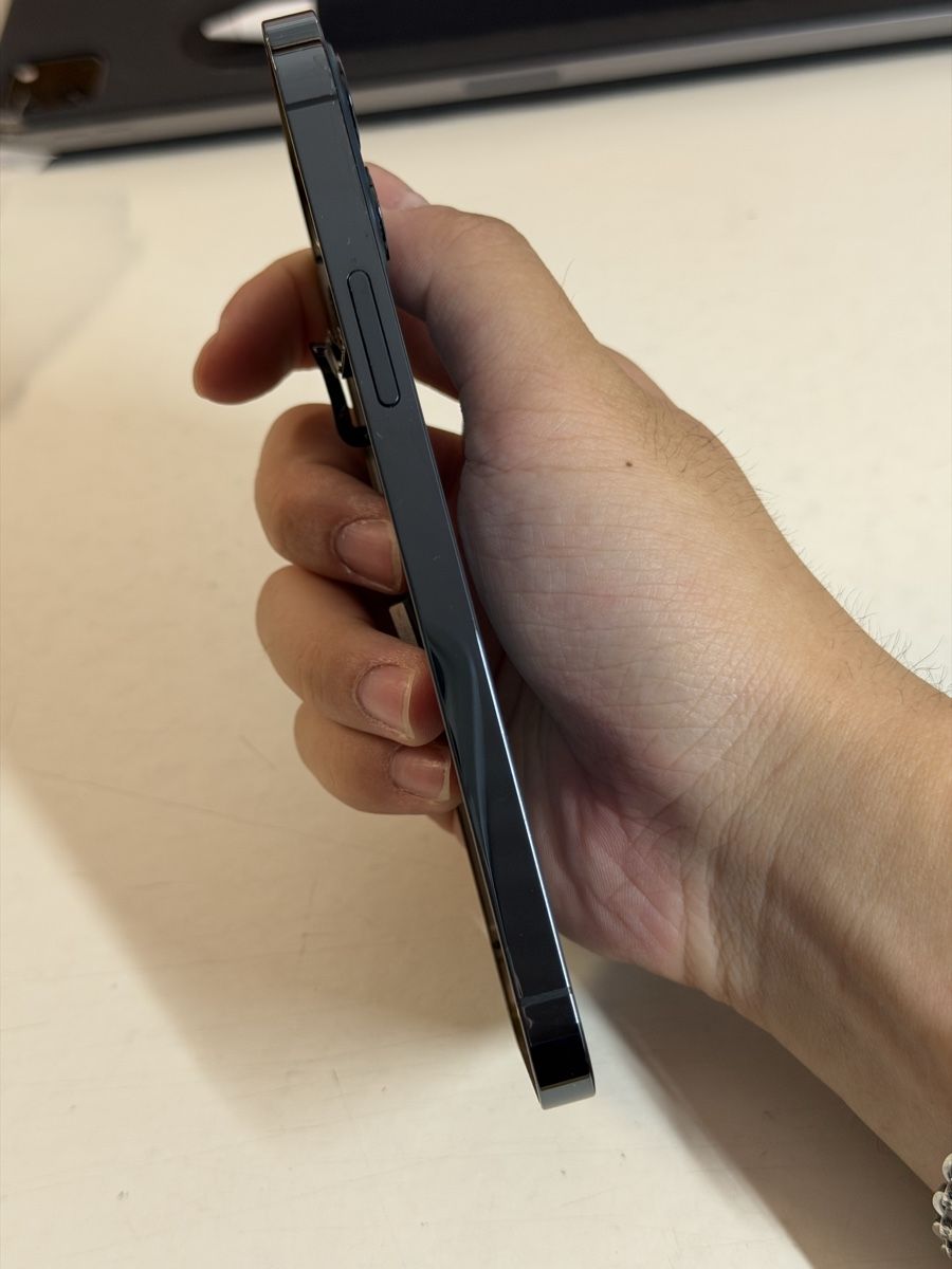 Apple Handys / Smartphones: Komplett iPhone 12Pro Gehäuse Pulled – Gebraucht aus Chur von beverlyone 1