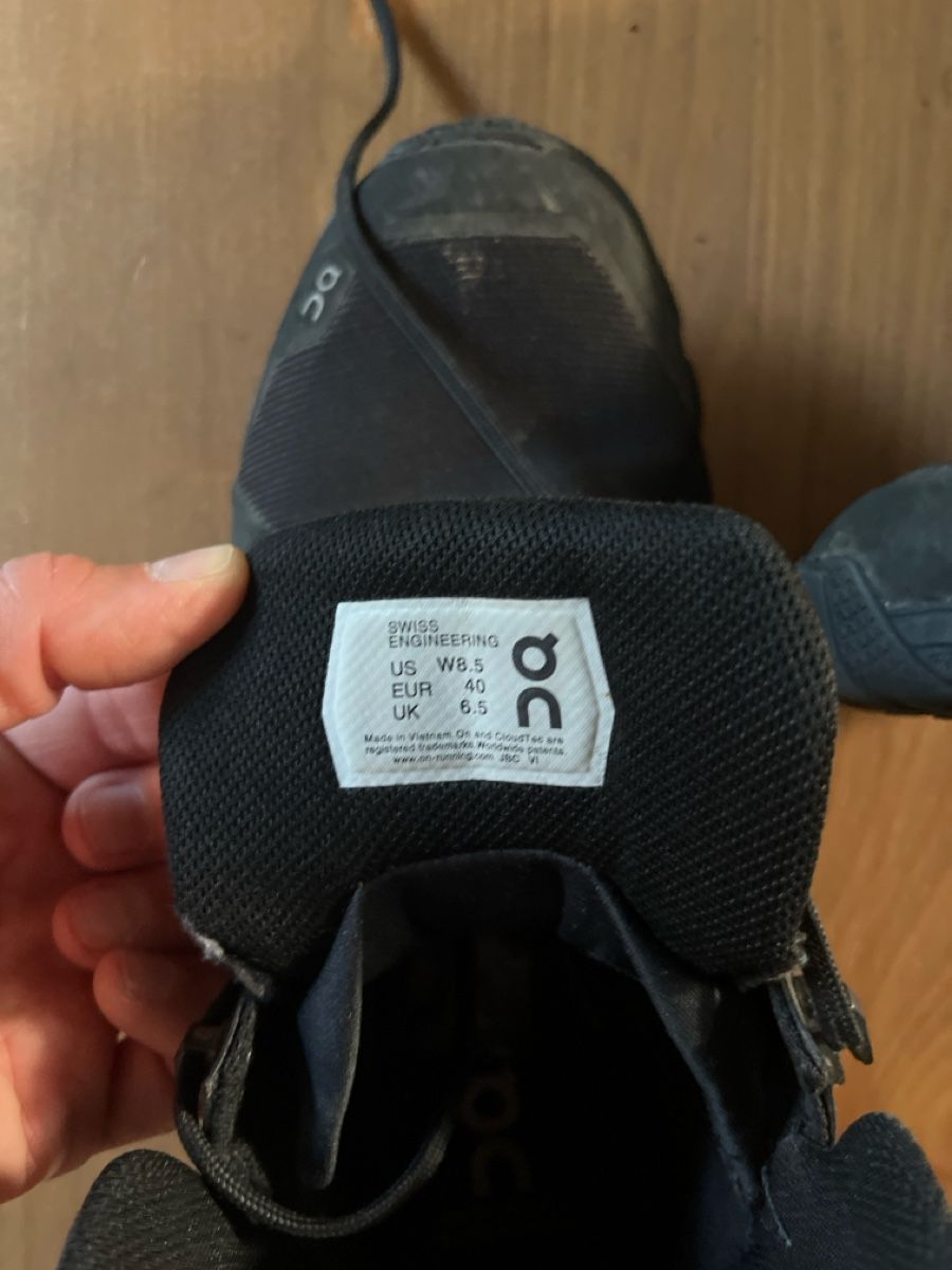 On Herrenschuhe: ON Cloud leichter Wanderschuh Gr. 40. wasserdicht, Schwar – Gebraucht aus Emmen von Sabinezundel 4