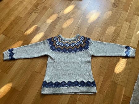 Magnifique pull 122/128