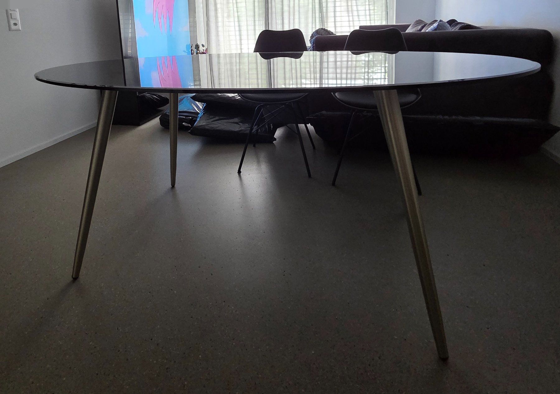 Tavoli: Ovaler Glastisch mit Stahlbeinen – Usato da Schlieren venduto da kar_qcs6 1