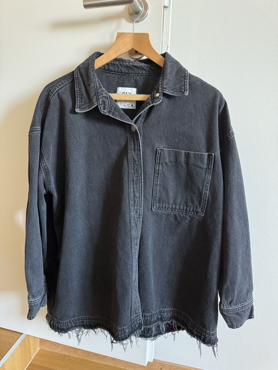 Zara Jacken: Veste jean Zara oversize S – Gebraucht aus Chardonne von val_cls8
