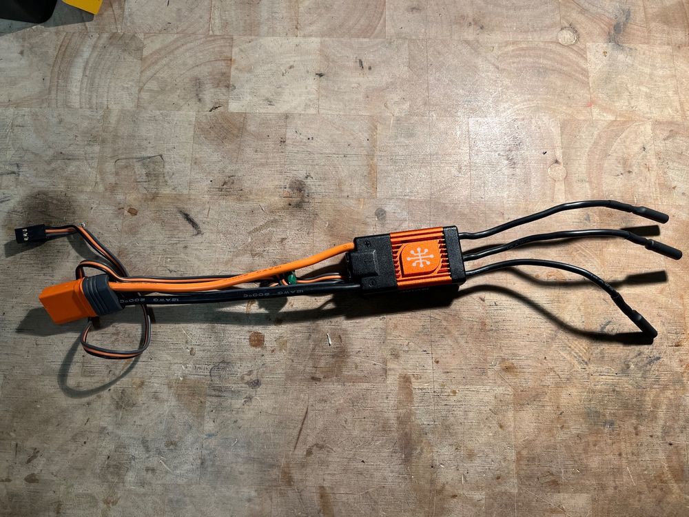 Spektrum IC5 Battery Connector With 4" Wires, 10 AWG - SPMXCA505 For RC Cars, Drones & Models - View #4