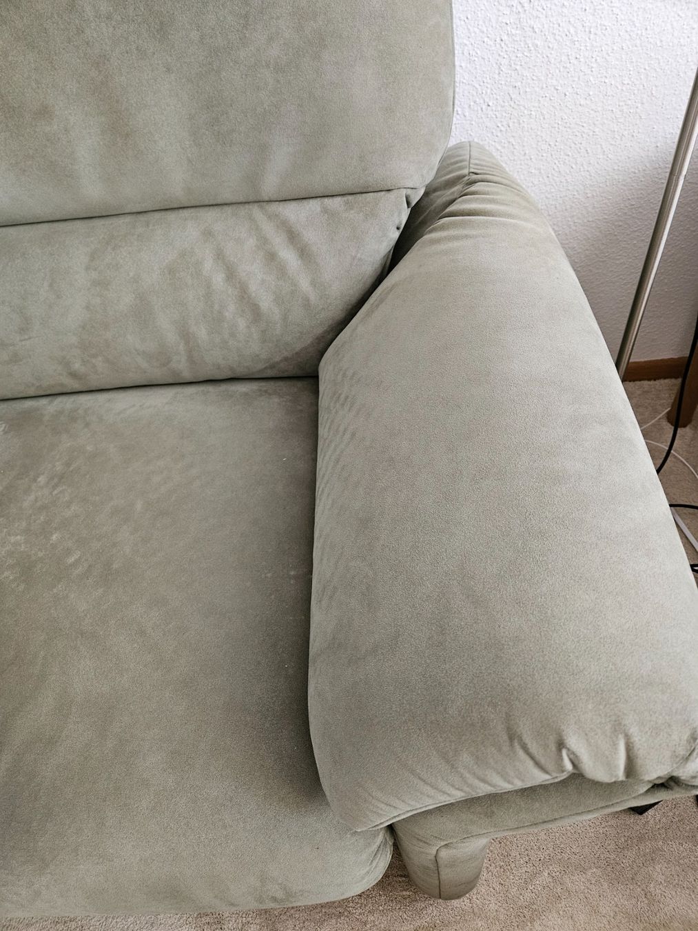 Divani: Sofa mit Hocker hellgrün Alcantara – Usato da Lyss venduto da sabethka 3
