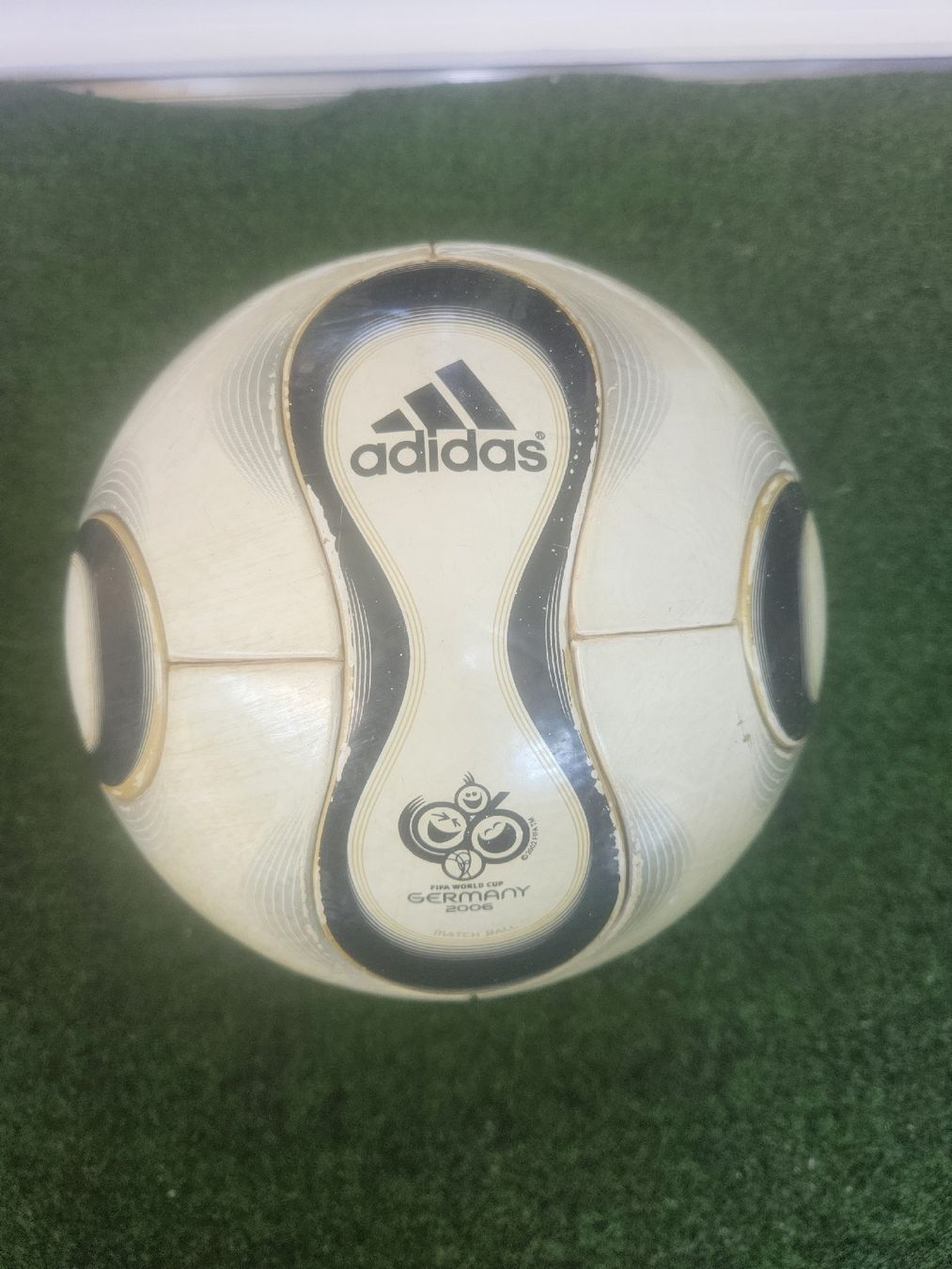Adidas Palloni: Adidas WM 2006 Teamgeist Matchball  – Usato da Emmenbrücke venduto da TopGato