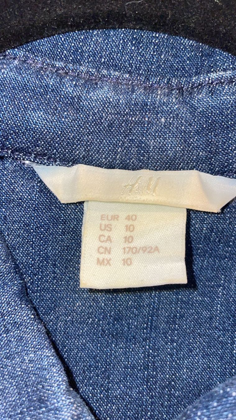 H&M Camicette: Jeans-Hemd Slim-Fit und elastisch von H&M – Usato da Winterthur venduto da GrobyK 2