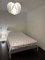 Ich verkaufe ein fast unbenutztes Bett.