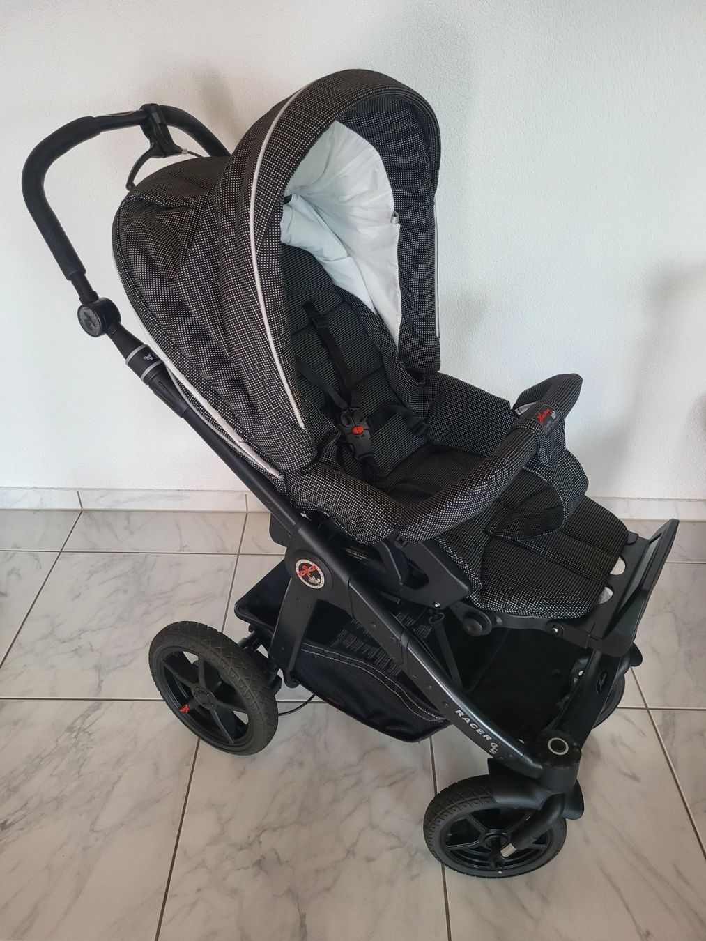 Hartan Carrozzine: Hartan Kinderwagen – Usato da Baar venduto da Xmau 2