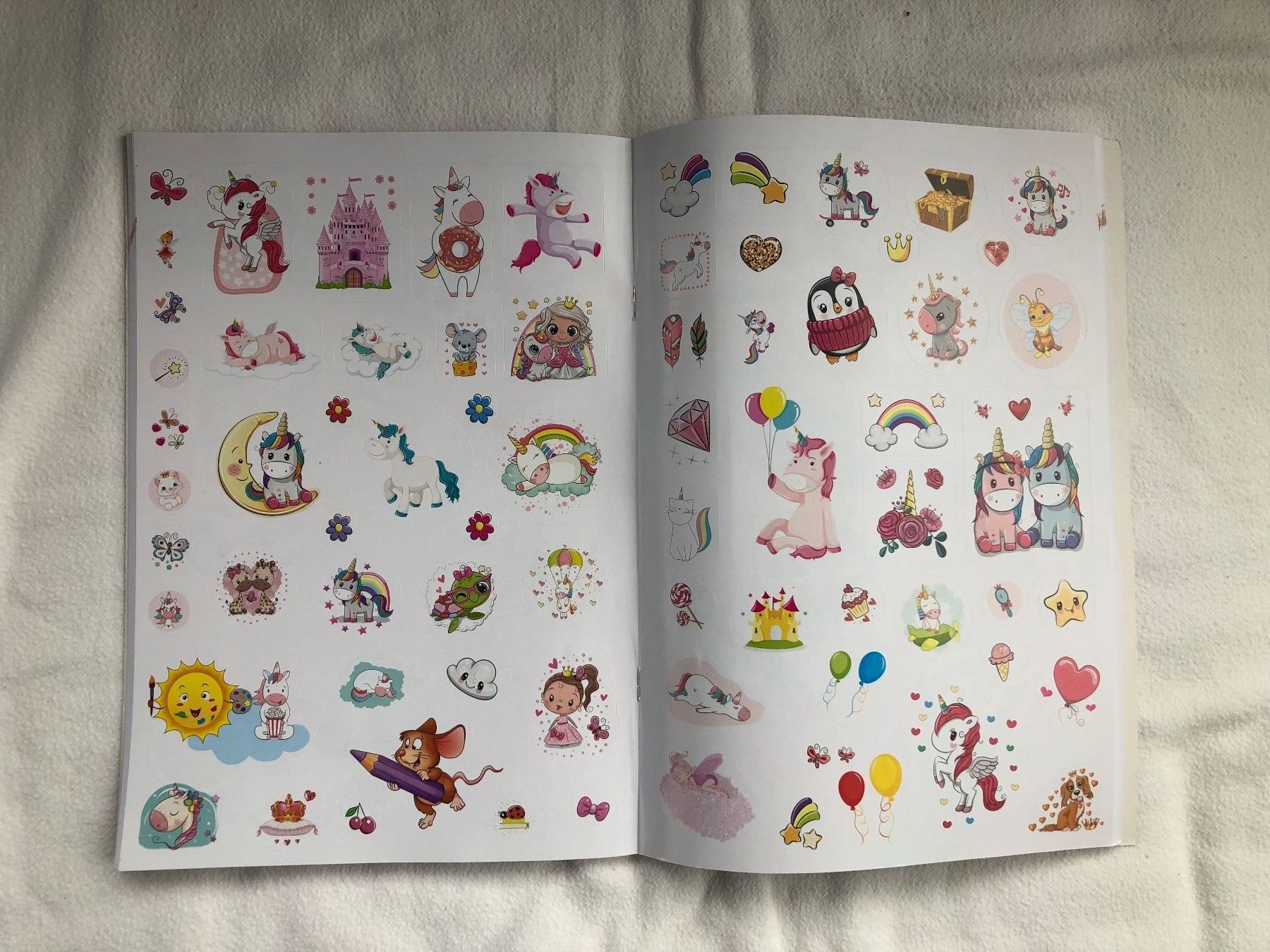 Blocchi: Malbuch und Sticker mit Einhorn – Nuovo (secondo la descrizione) da Schübelbach venduto da Dolly990_2 2