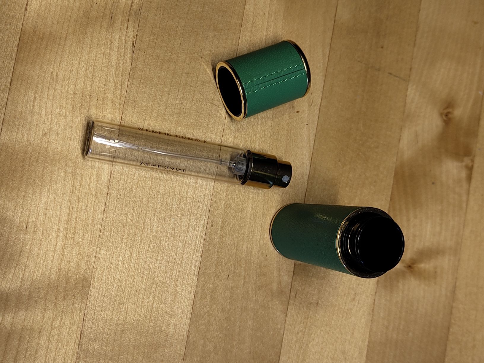 Altri Prodotti per fumatori: Parfumzerstäuber grün Lederoptik Leer – Usato da Gasel venduto da Toastyengineer 3