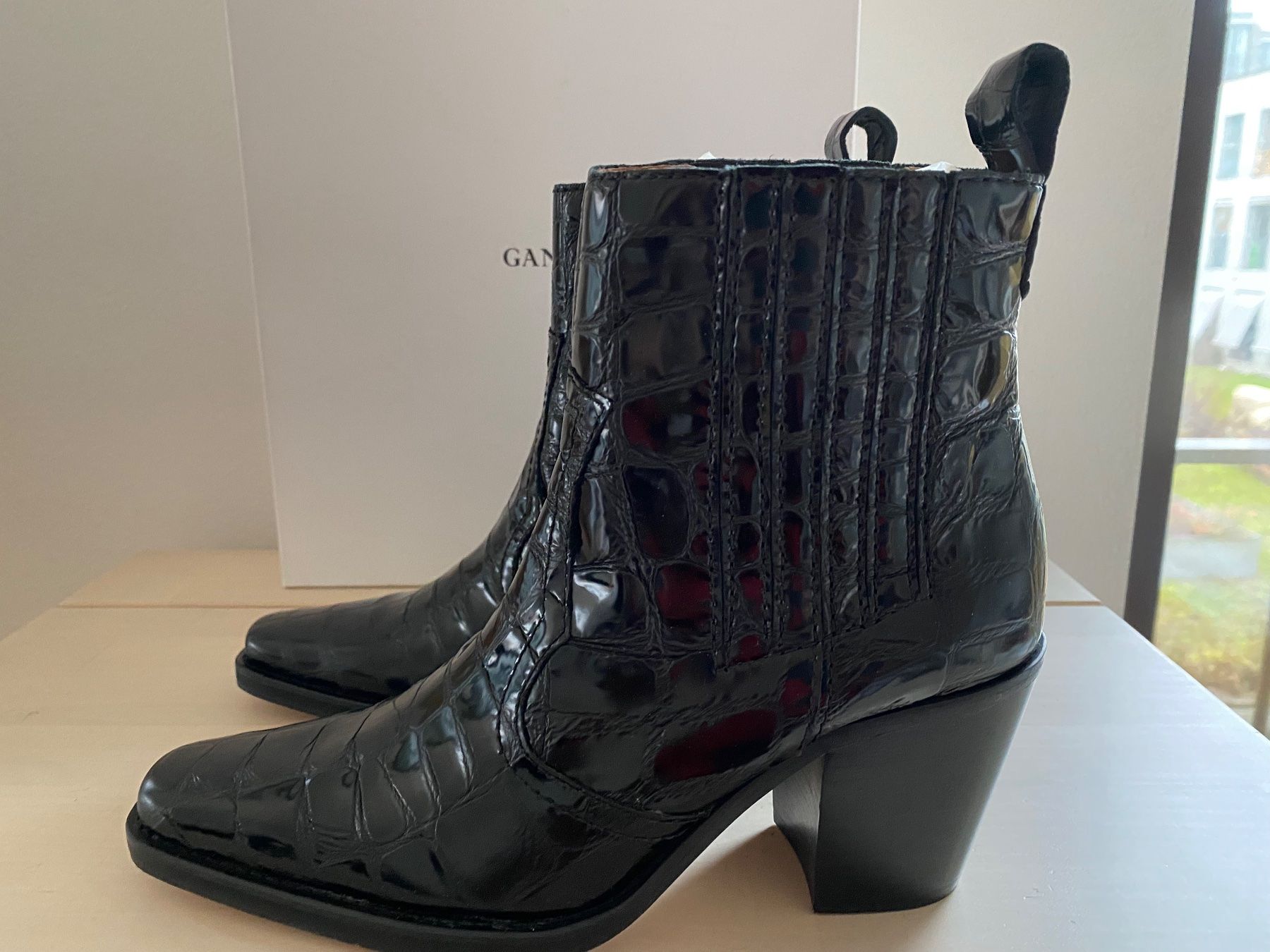 Scarpe da donna: Stiefelette, GIANNI, Grösse 37  --> NEU <-- – Nuovo e nell'imballaggio originale da Bern venduto da L.I.A. 2