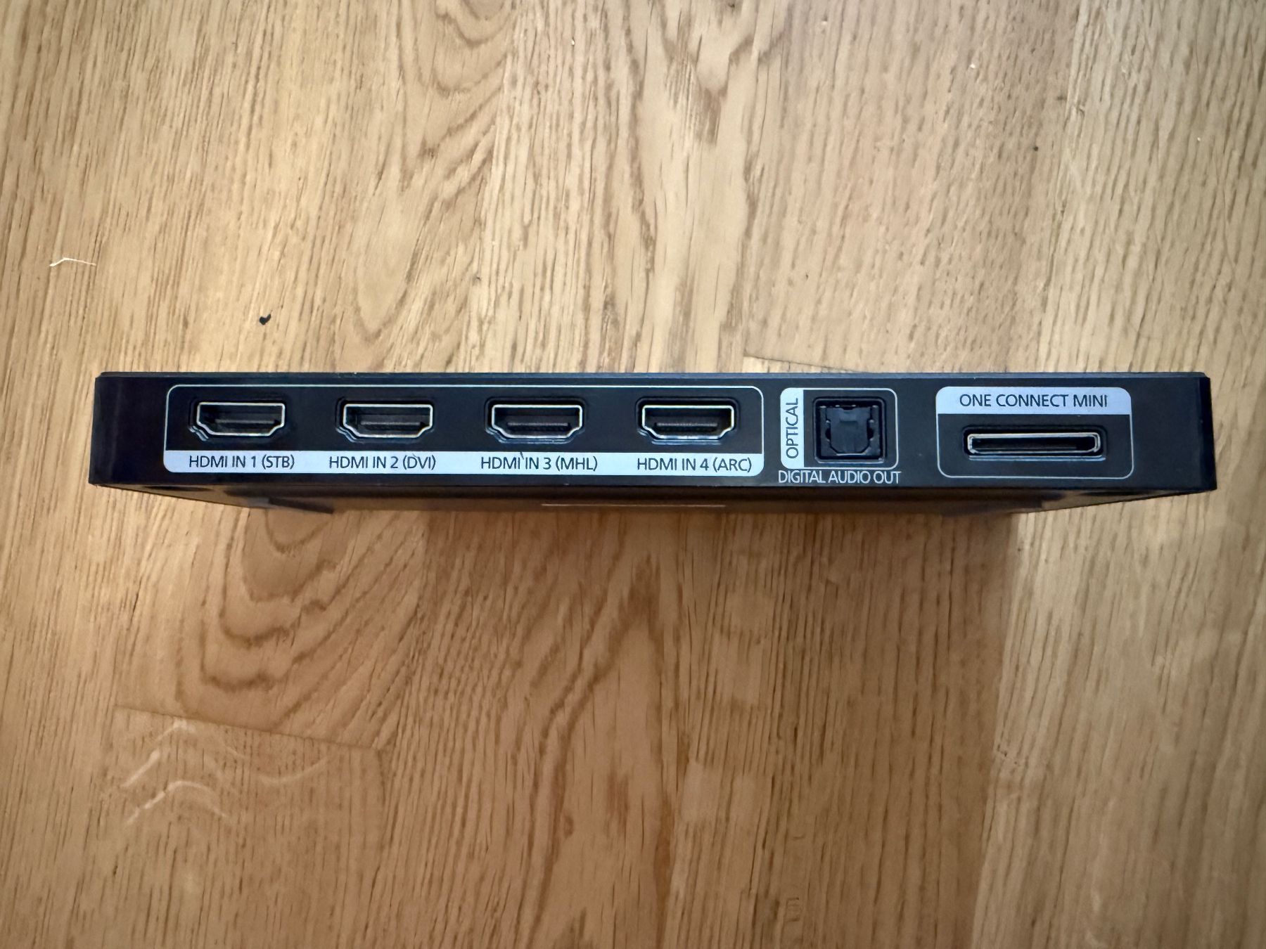 Samsung Laufwerke & Adapter: Samsung one connect mini BN96-35817B – Gebraucht aus Rheinfelden von SevenHills 2