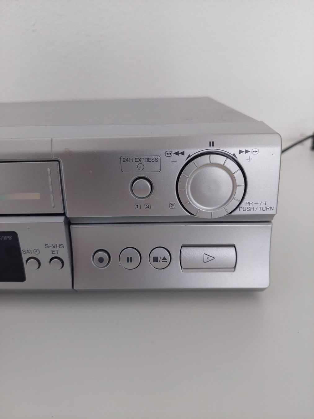 JVC Registratori: Videorekorder JVC HR-S7960, VHS – Usato da St.Gallen venduto da Tamal0204 3