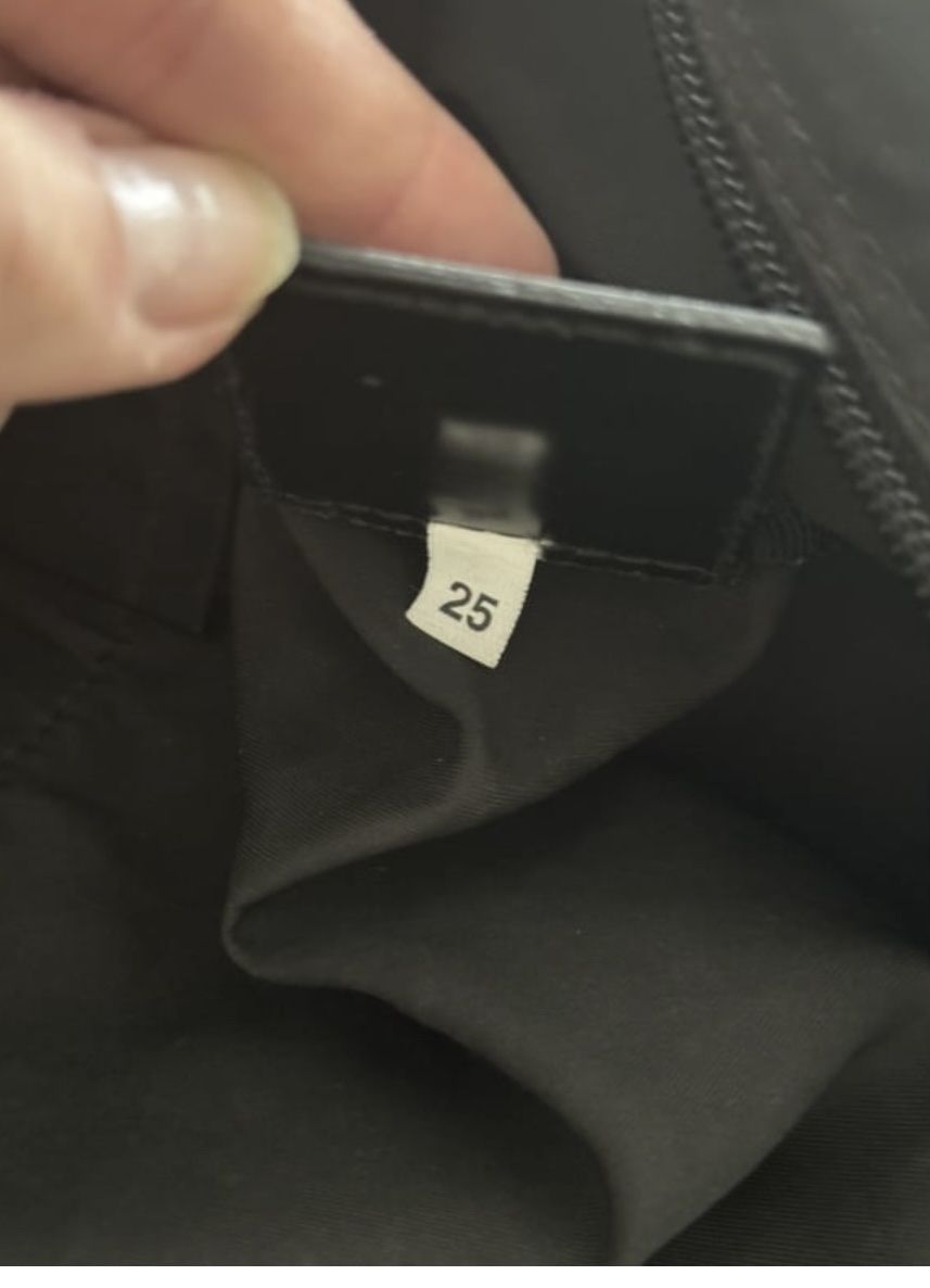 Prada Borse: Prada Nylon Reisetasche – Usato da Zürich venduto da Lela_ 4