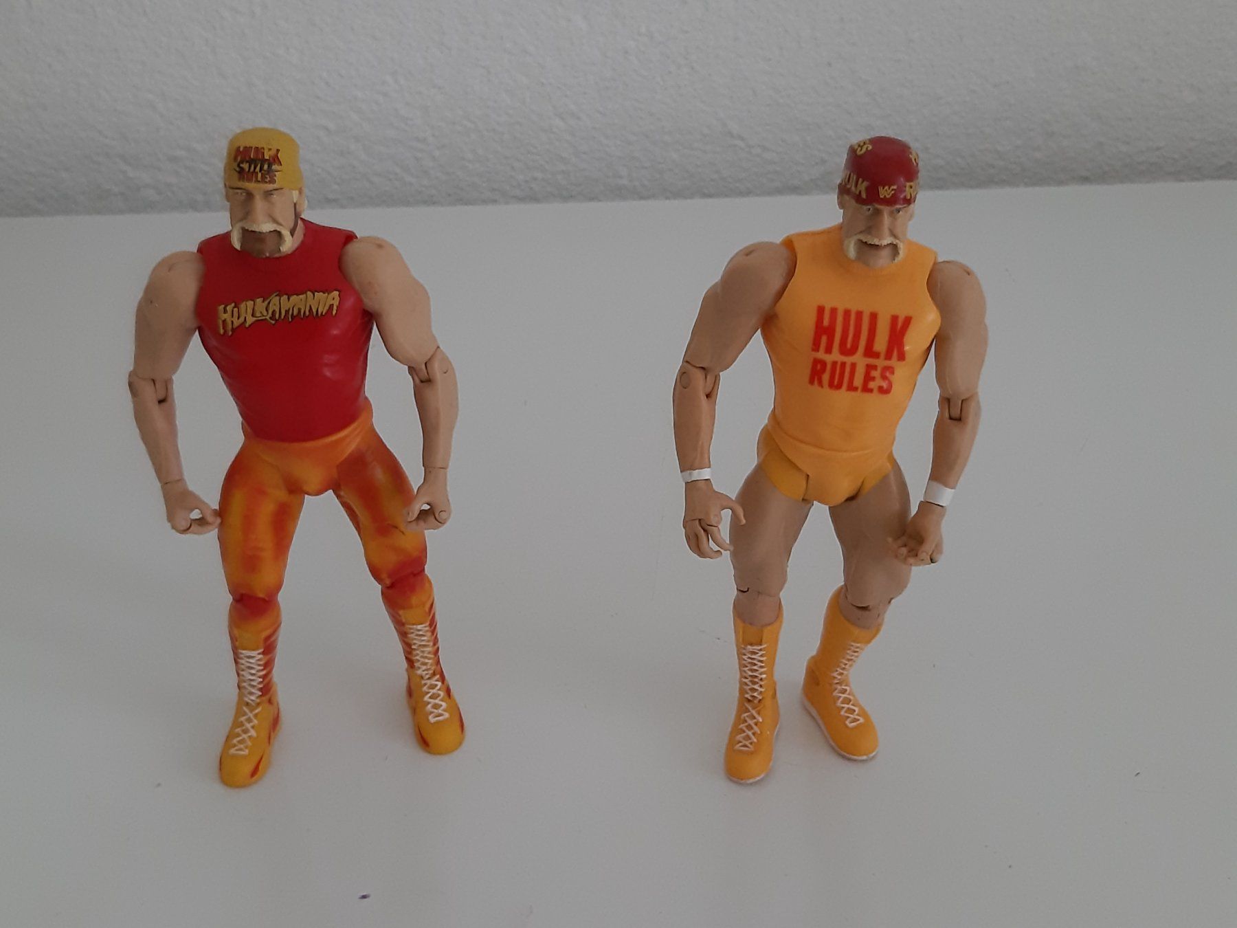 WWE Statuette: WWE 2 Action Figuren Hulk Hogan 2002 – Usato da Buchs SG venduto da Bray_Law