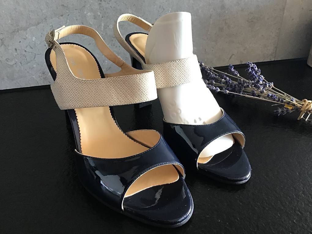 Scarpe da donna: Sandales en cuir – Usato da Neuchâtel venduto da sta_7qfy