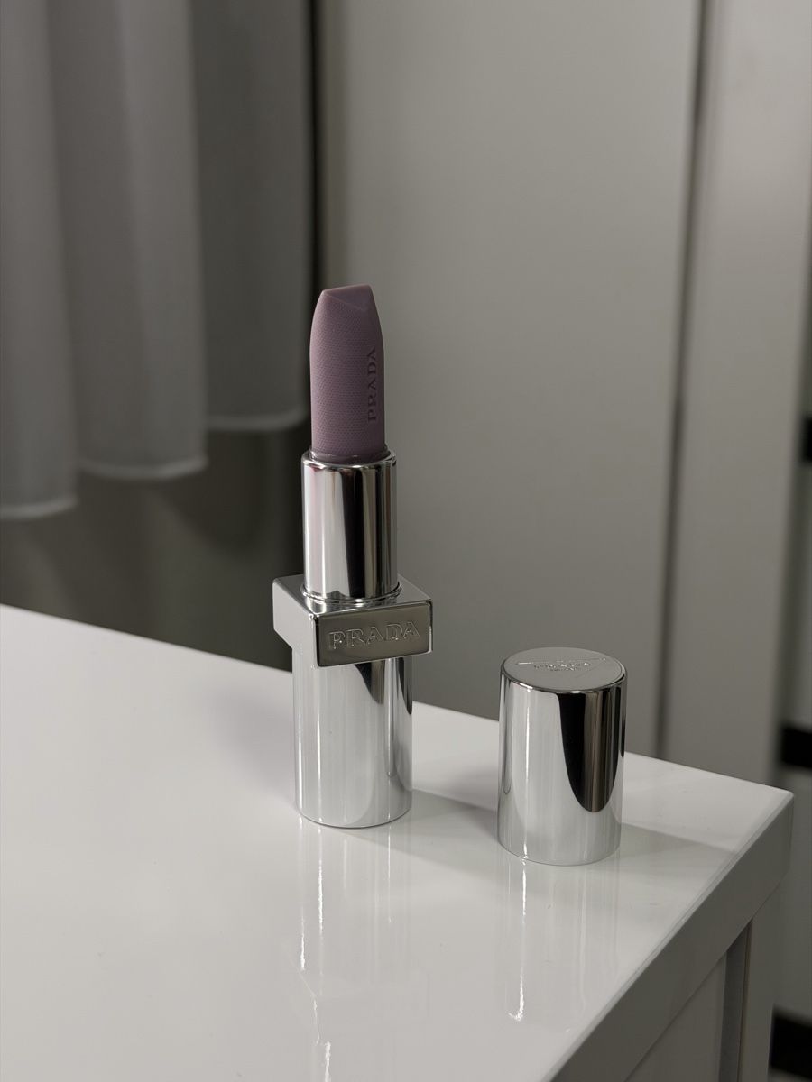 Maquillage: Prada Lippenstift – Neuf avec emballage d'origine à Münchenwiler par AM3280 2