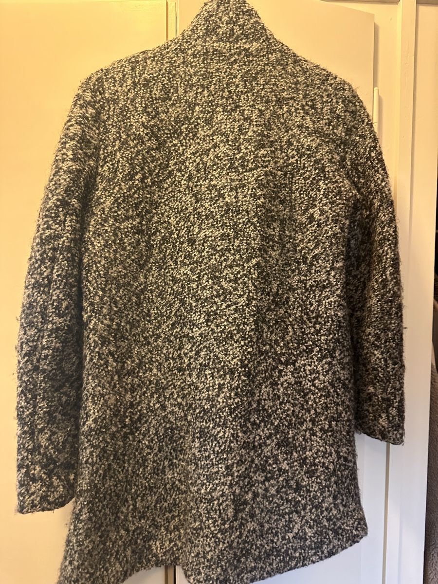 Cappotti: Warm Fluffy coat , Winter Season size S – Usato da Zürich venduto da car_68nt 3