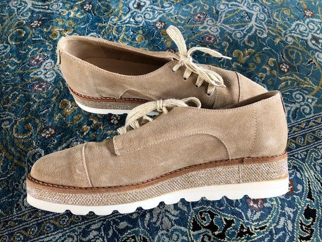 Damenschuhe: NEUER Echt Veloursleder Schnürschuh, Gr. 39 – Neu (gemäss Beschreibung) aus Berg am Irchel von EsHiWa 2